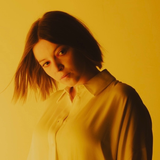 Jade Bird performs at Sixth & I Synagogue on Oct. 16th