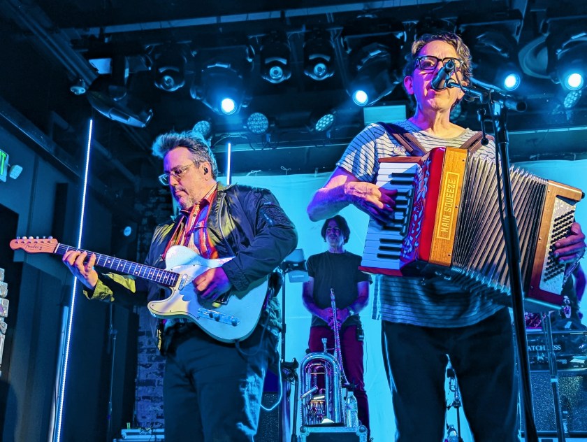 They Might Be Giants (Photo Credit: Jon Uleis)